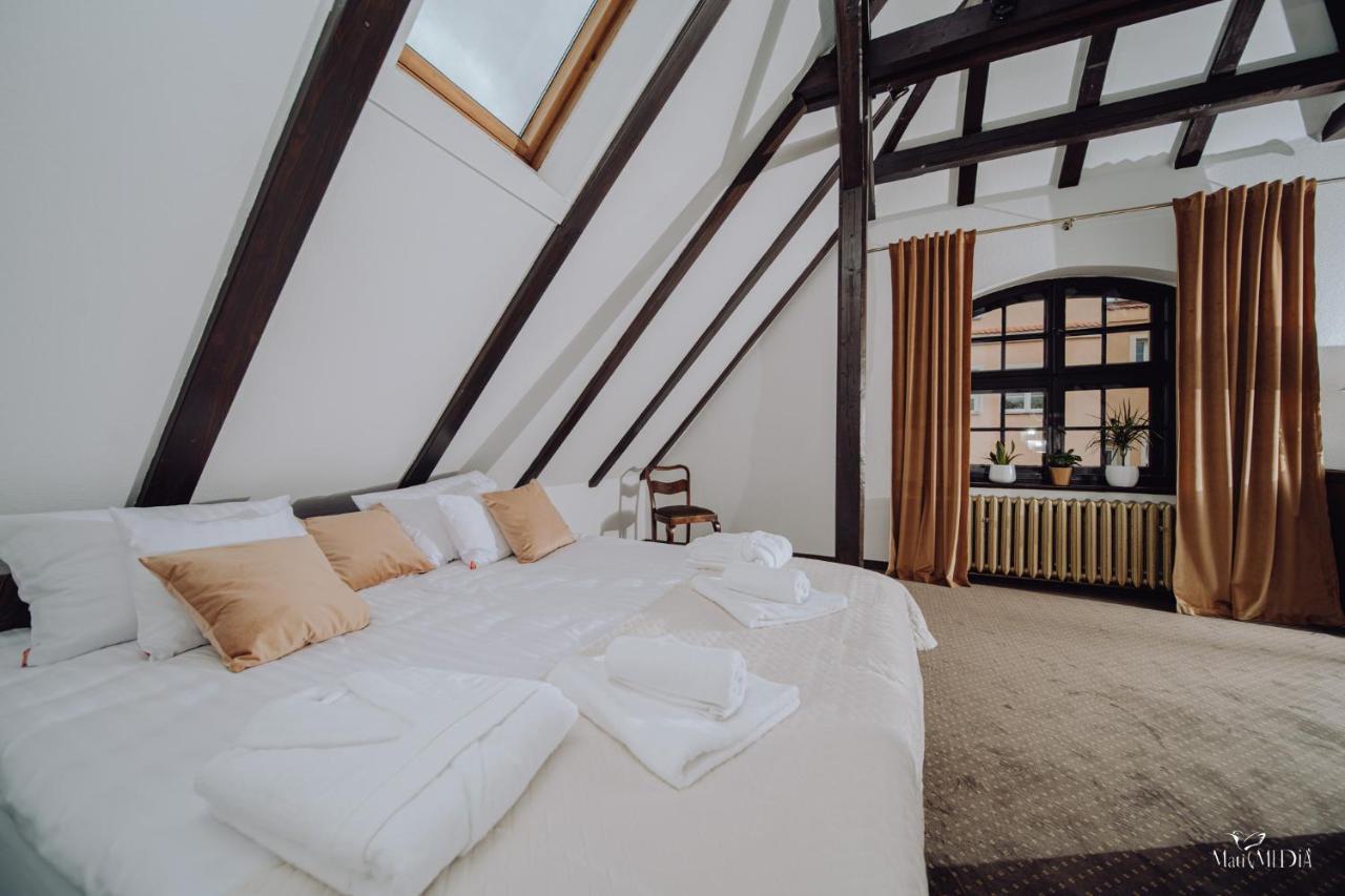 Apartamenty Lokalna Єленя-Ґура Екстер'єр фото