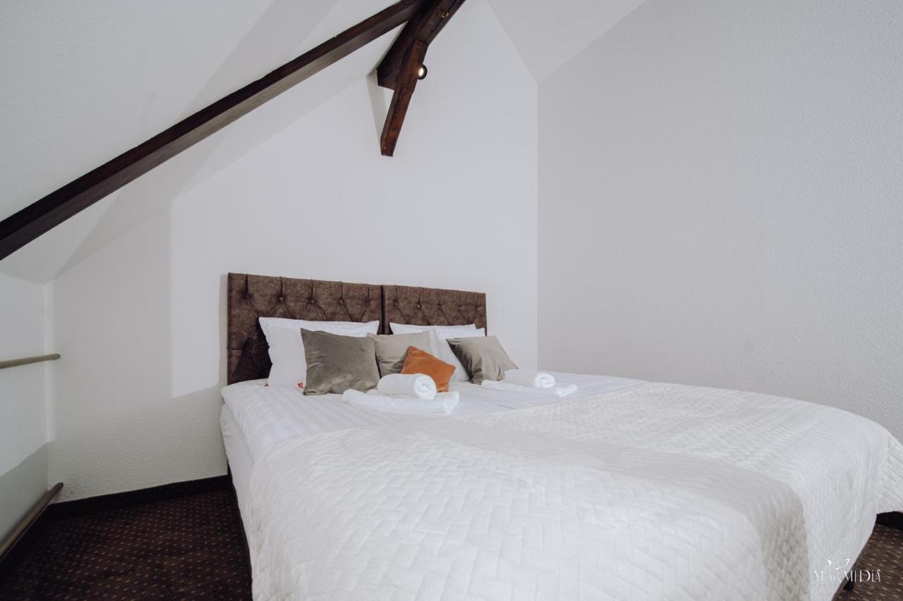 Apartamenty Lokalna Єленя-Ґура Екстер'єр фото